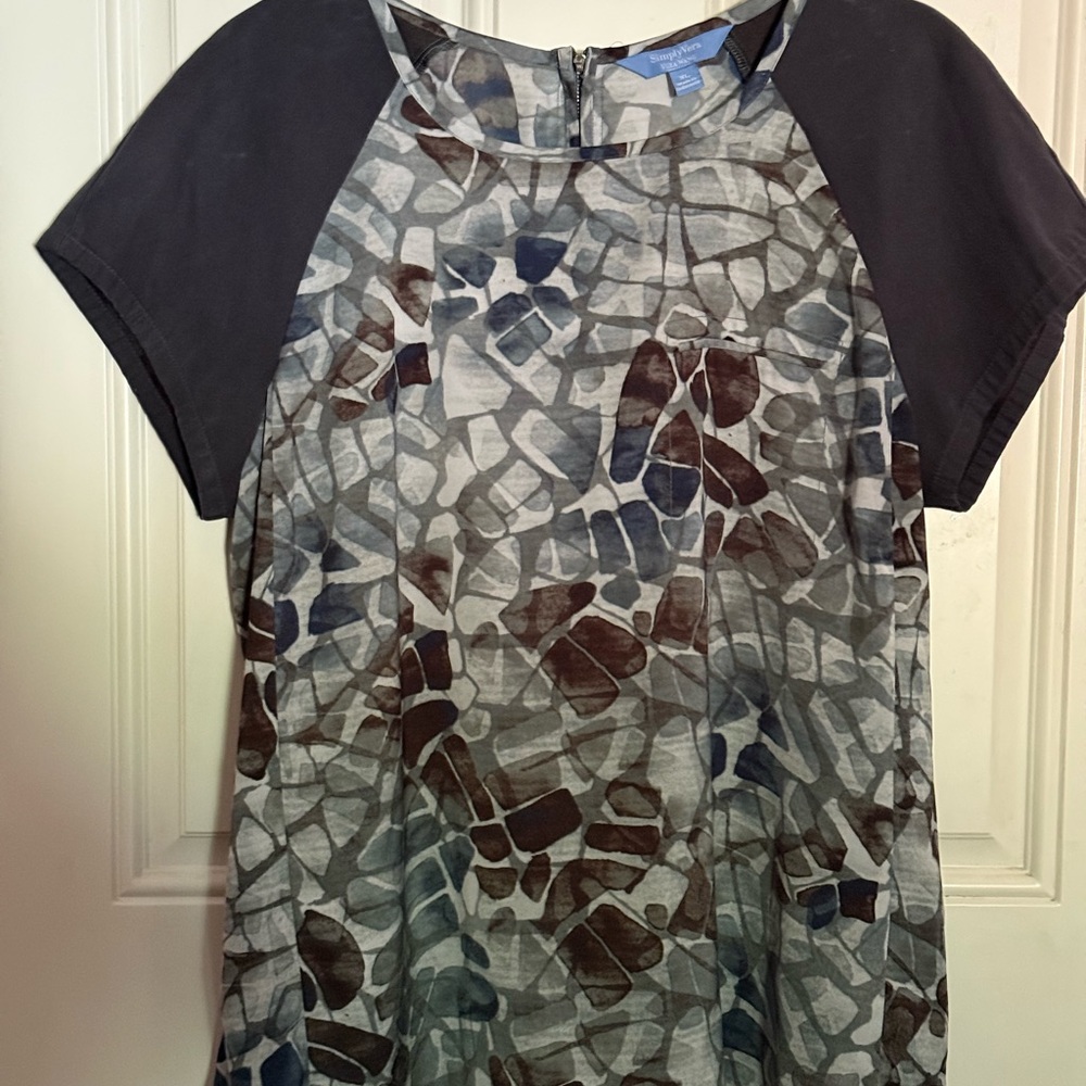 Simply Vera Vera Wang Abstract Black and Gray Blouse size XL